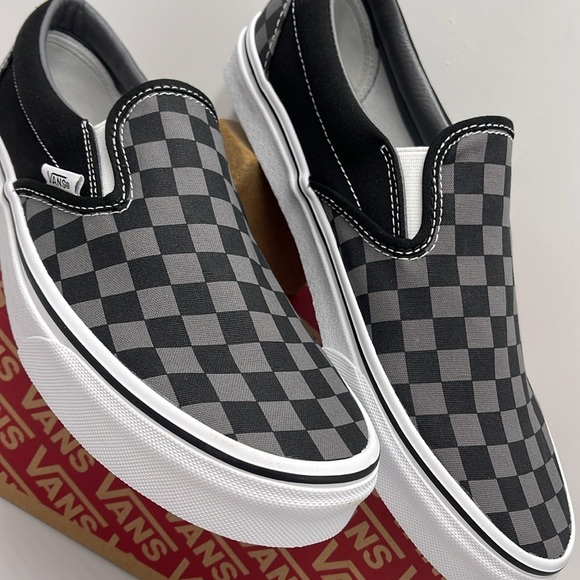 Vans Men’s Classic Slip-On Black/Pewter Checkerboard
VN000EYEBPJ
Sneakers - Picture 13 of 16